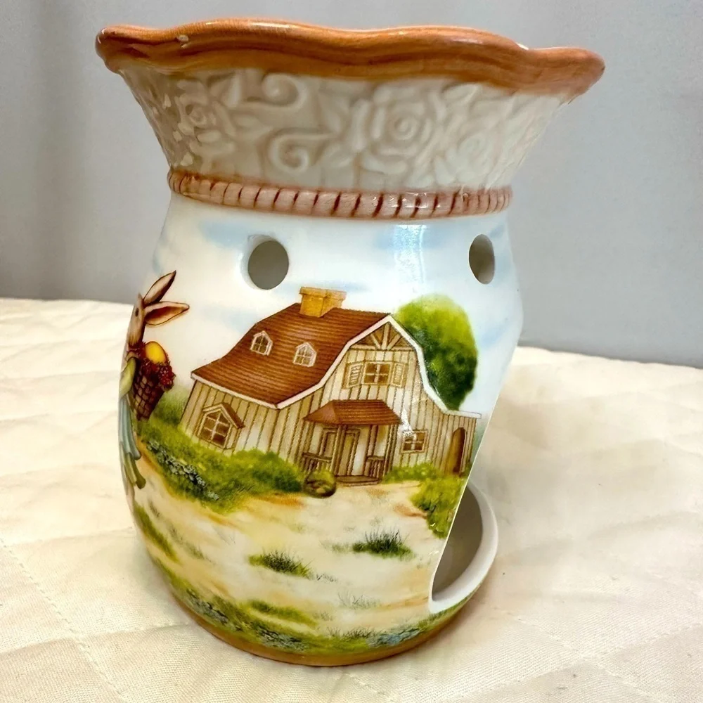 Yankee Candle Vintage Bunnies Rabbit Eggs Barn Tart Wax Warmer 2011 Ceramic - Picture 3 of 5